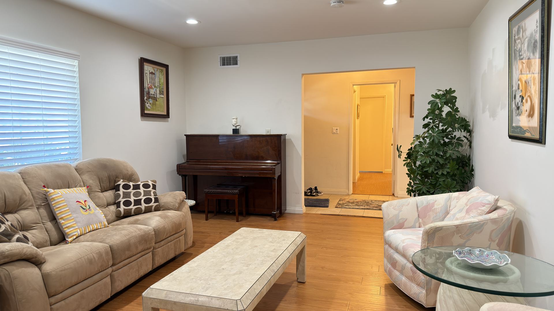9621 Jumilla Ave, Chatsworth — Living Room photo 4