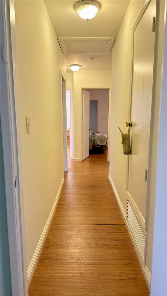 9621 Jumilla Ave, Chatsworth — Halls and Flow photo 2