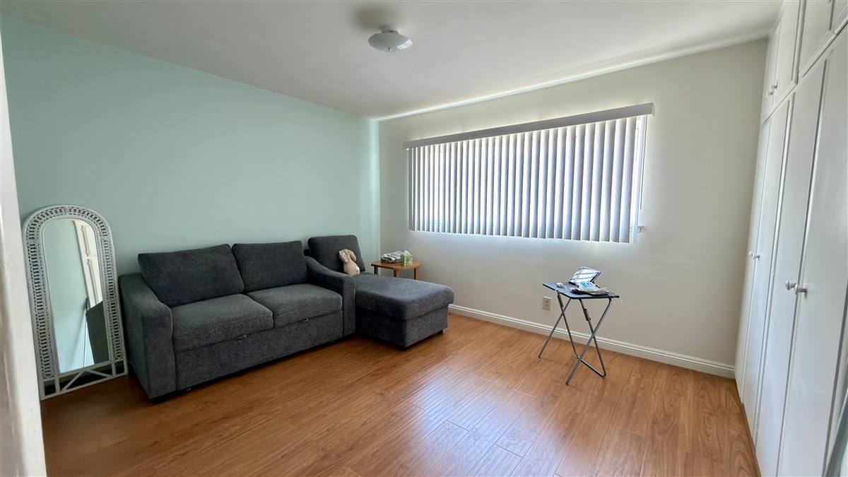 9621 Jumilla Ave, Chatsworth — Bonus / Sitting Room photo 2