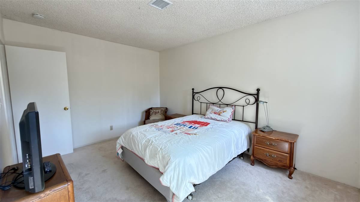 9621 Jumilla Ave, Chatsworth — Bedrooms photo 32