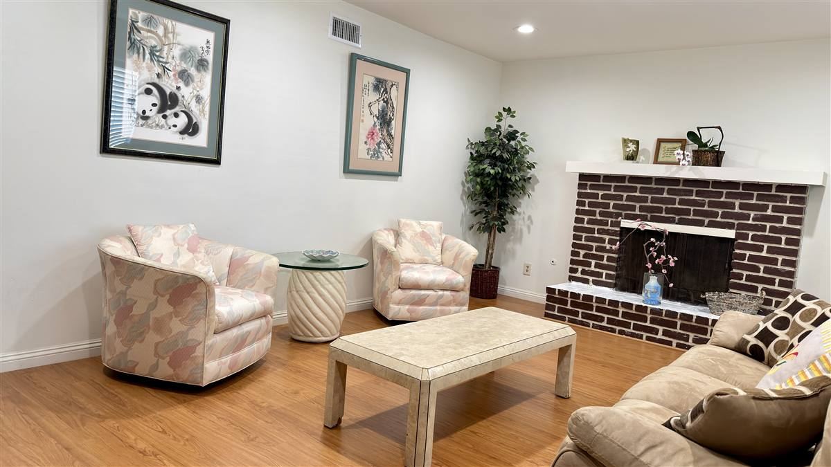 9621 Jumilla Ave, Chatsworth — Living Room photo 6