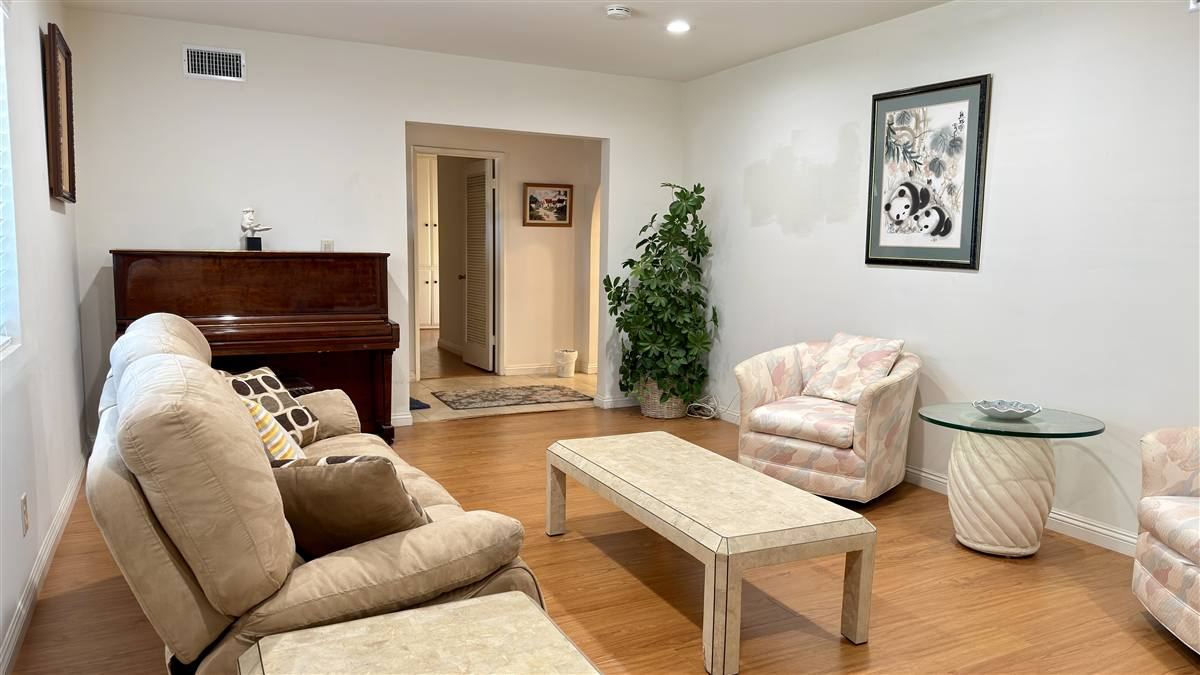 9621 Jumilla Ave, Chatsworth — Living Room photo 7