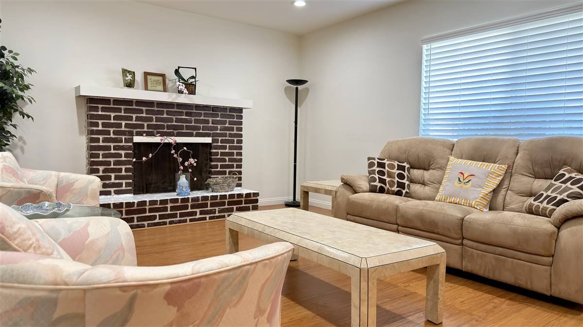 9621 Jumilla Ave, Chatsworth — Living Room photo 14